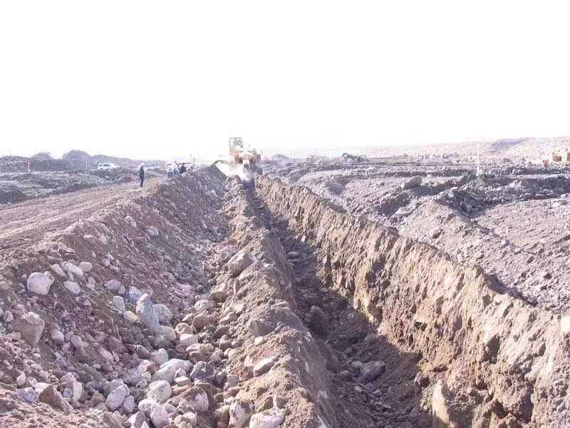 開路王開溝機.jpg